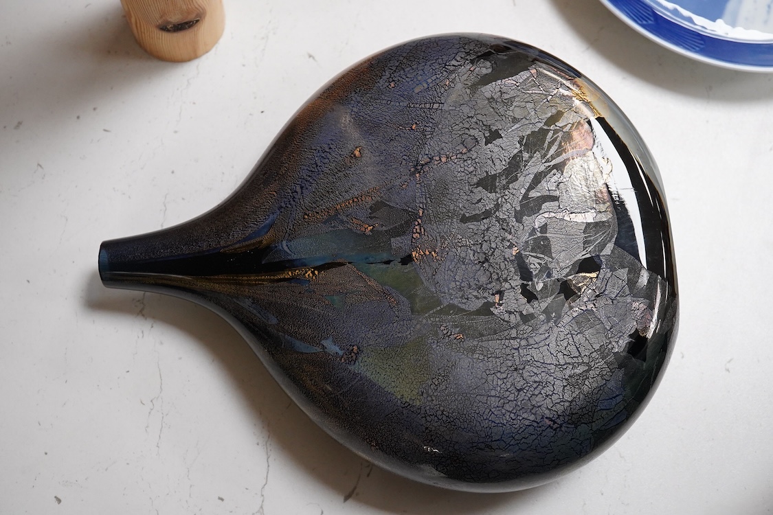 An Isle of Wight glass vase with applied gold decoration, 22cm high